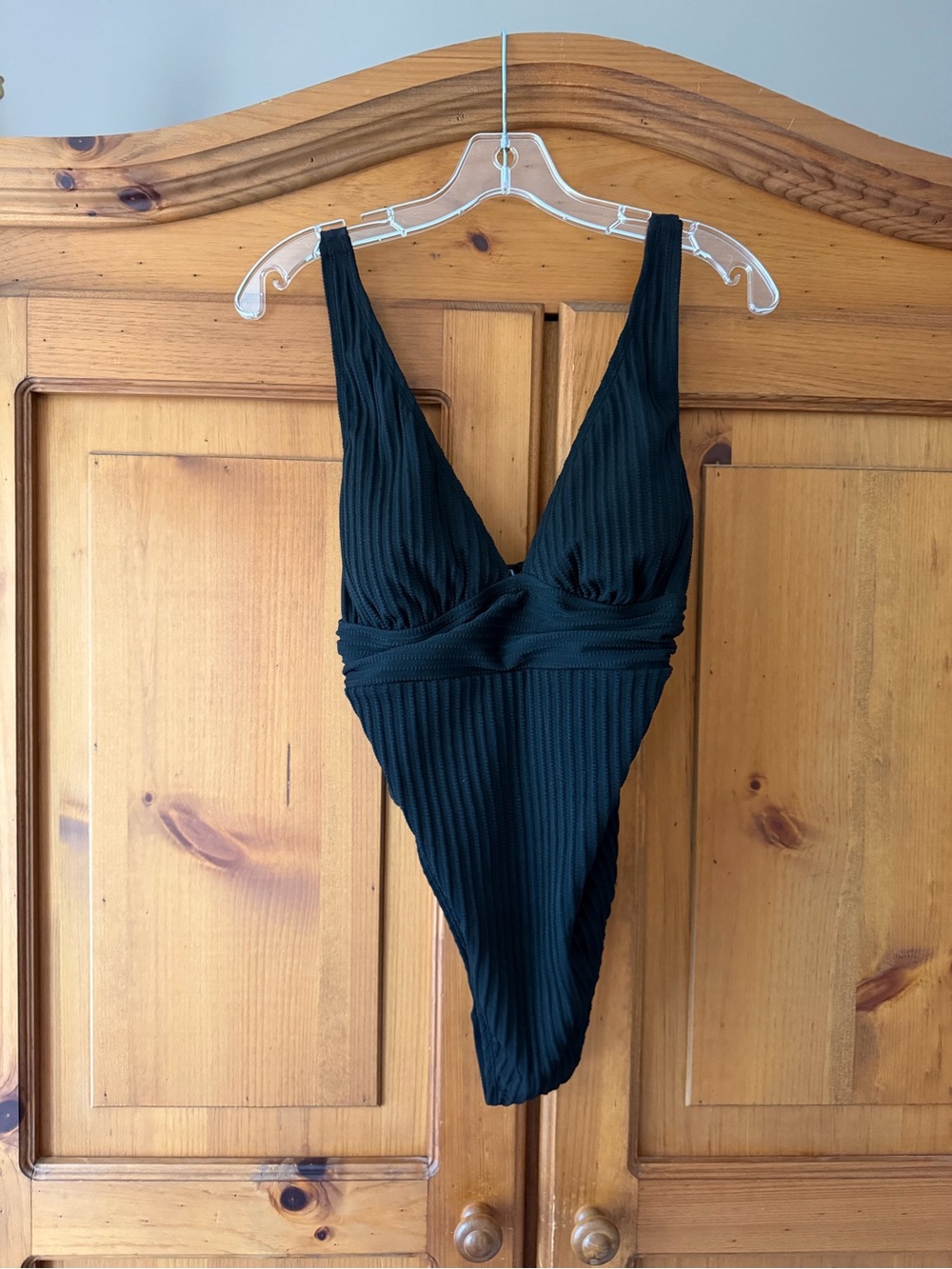 NWT Cupshe Black Ribbed One-Piece Swimsuit - Classic V Neck